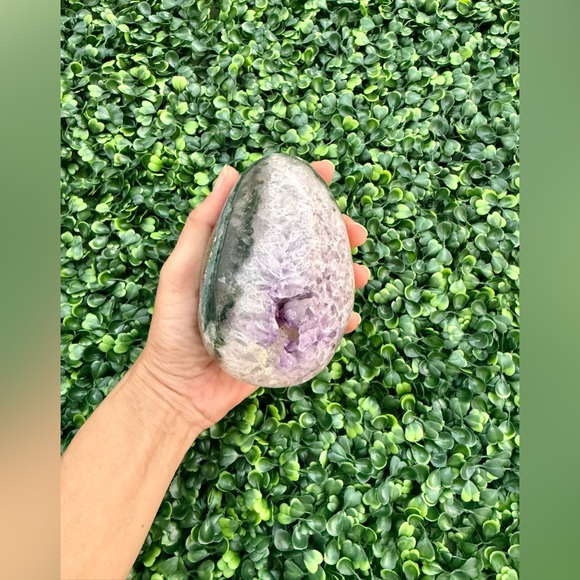 Amethyst Geode Egg - Picture 4 of 8